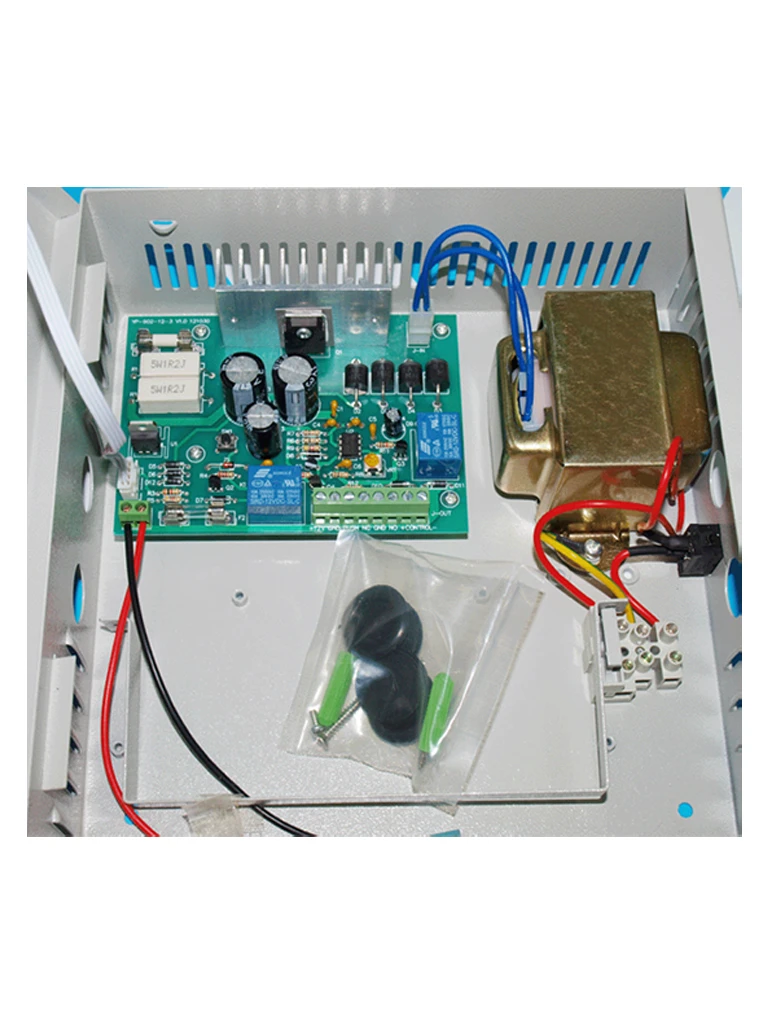 YLI YP902123 - Fuente de Energía para Control de Acceso con Gabinete: Incluye Relevador NO/NC, Protección contra Cortocircuitos y Soporte para Batería de Respaldo - Image 3